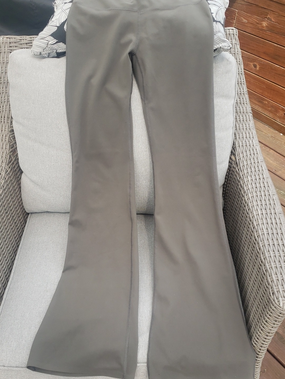 Flare Yoga Pant by UniQlo